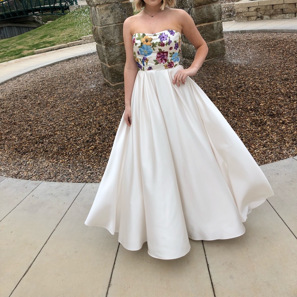 SHERRI HILL PROM DRESS 52038